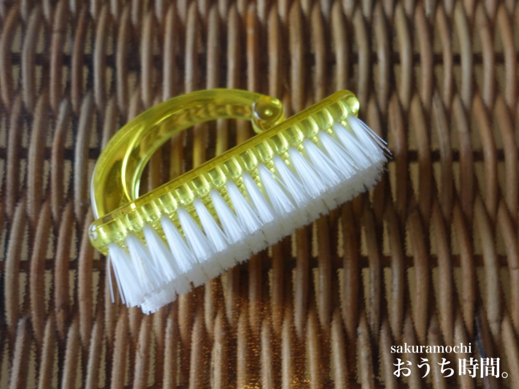 DAISO(ダイソー)の『爪ブラシ』